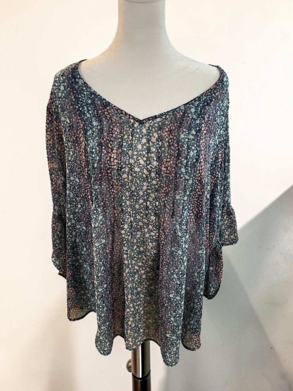 Style & Co Flowery Lightweight V-neck Blouse, Size XXL Blue/Pink/Yellow